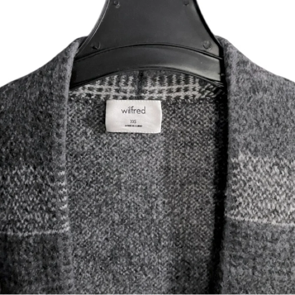 Aritzia Wilfred Brullon Plaid Wool Cardigan Sweater Oversized Cozy Size XXS